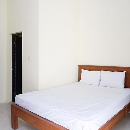 Reddoorz @ Umbul Ponggok Waterpark Klaten Exterior photo